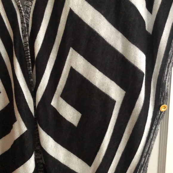 H&M Ruana Kimono - Picture 2 of 4